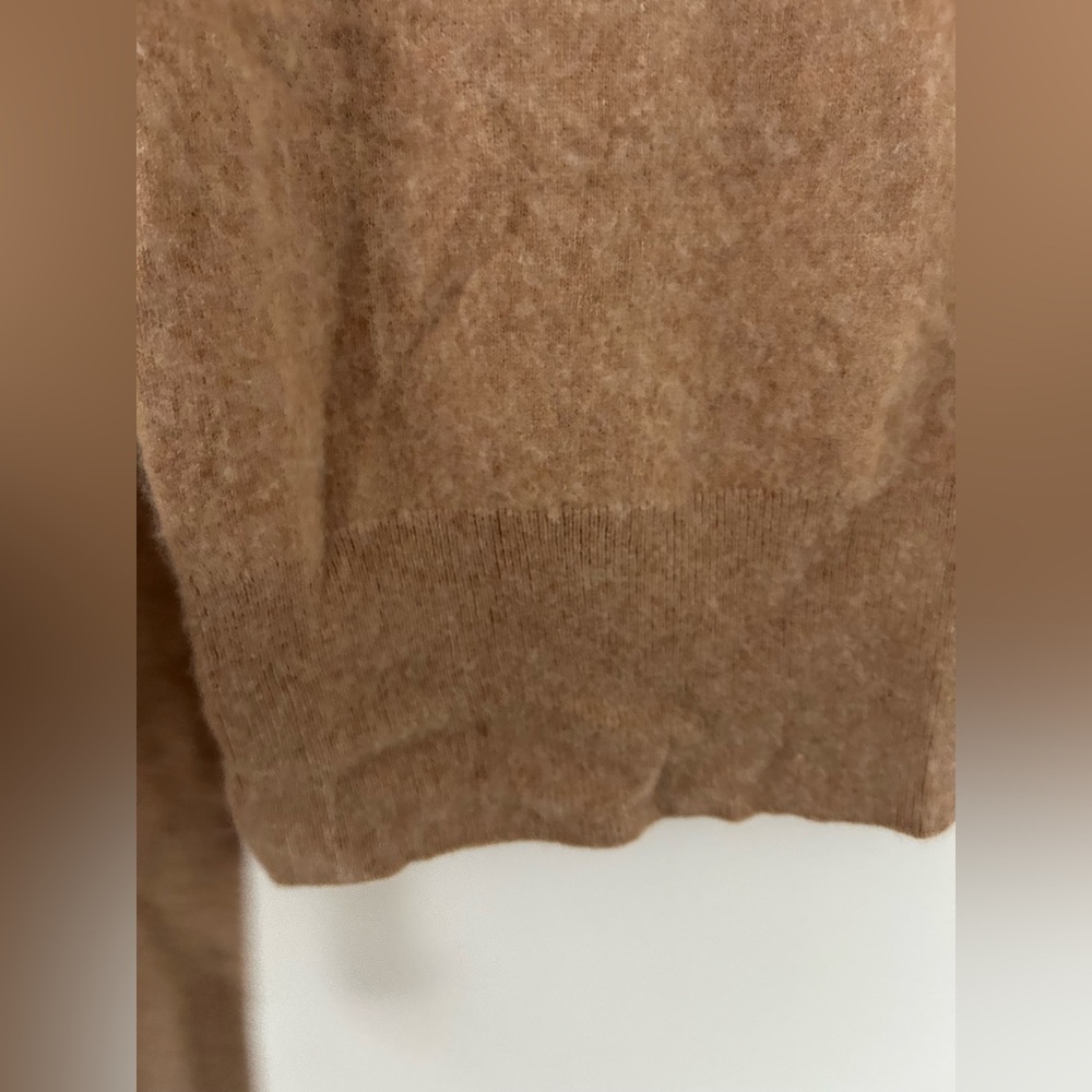 Banana Republic 100% cashmere turtleneck sweater - Picture 5 of 8